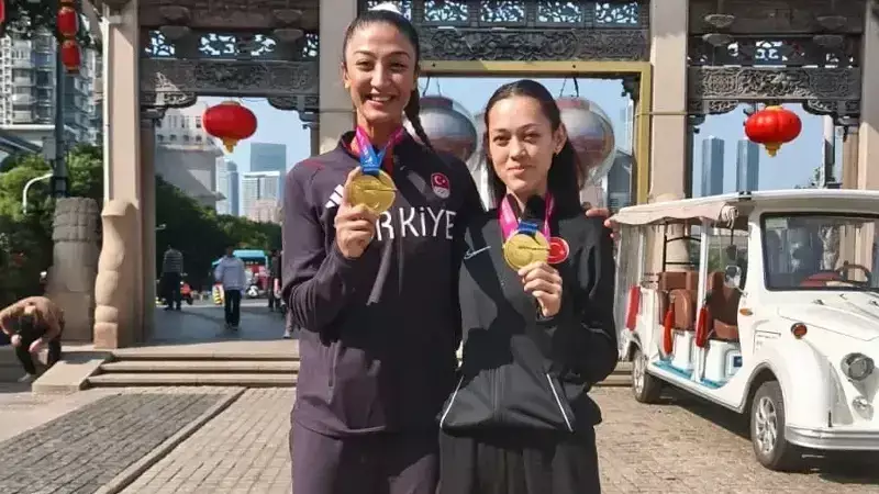 Dünya Şampiyonu Tekvandocuların Büyük Hedefi: Olimpiyat'ta Altın Vuruş!