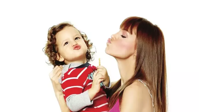 Ebru Şallı'nın Oğlu Ali Efe Şallı Artık 21 Yaşında! Beren Tanyıldız'ın Büyüleyici Görünümü Sosyal Medyayı Salladı