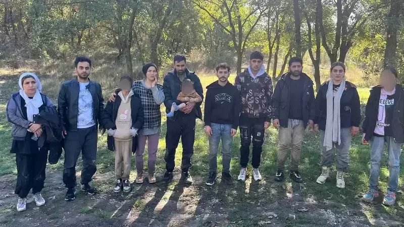 Edirne'de Gece Yarısı Operasyonu: 23 Kaçak Göçmen Yakalandı!