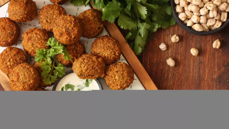 Falafeli Evde Yapmak Sandığınızdan Daha Kolay! İşte Nohutun Büyülü Dönüşümü