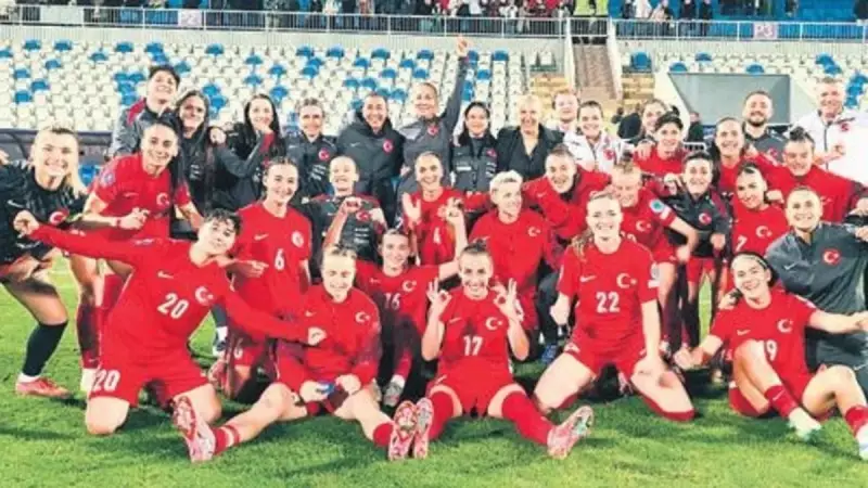 Fenerbahçe, Avrupa Sahnesinde Fırtına Gibi Esti! İlk Raundda Nefes Kesen Galibiyet