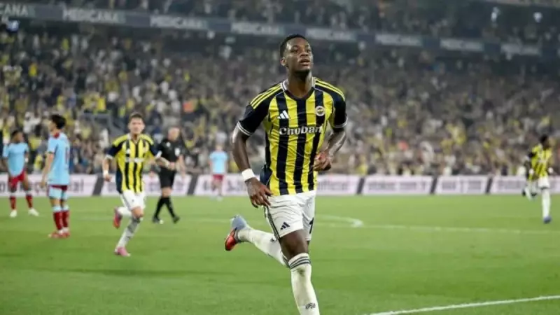 Fenerbahçe Yıldızına İngiliz Devlerinden Fütursuz Talip! Geldiği Gibi Mi Gidiyor?