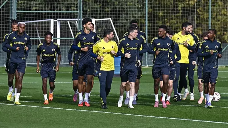 Fenerbahçe'de Deprem! 4 Futbolcuyla Yollar Ayrılıyor, Kanarya'da Yaprak Dökümü Başladı