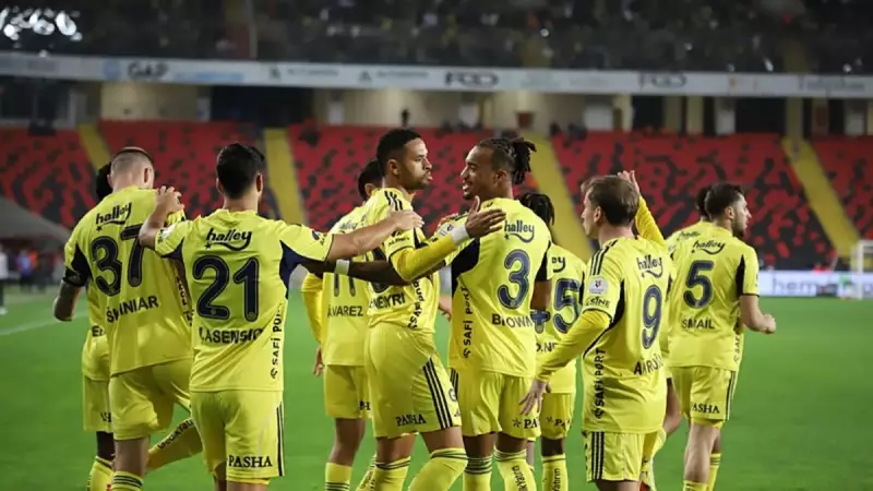 Fenerbahçe'nin Parlayan Yıldızına Yurtdışından Büyük Talep! Kulüp Yönetimi Sıkıştırılıyor