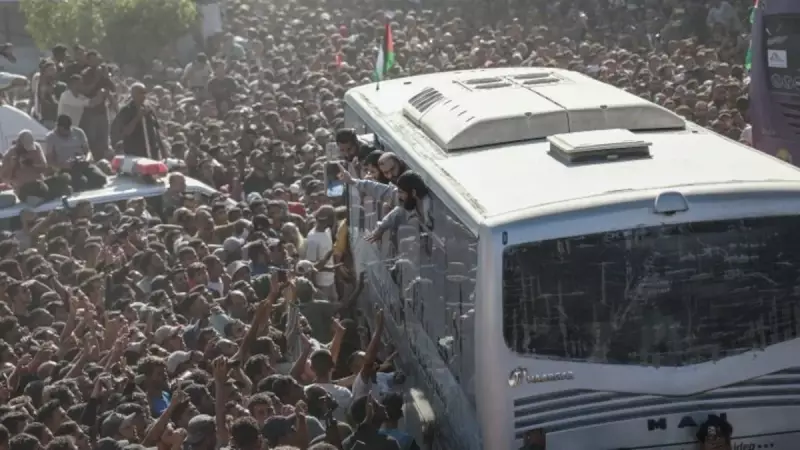 Filistinli Esirlerden Yürek Burkan İtiraflar: 'Yaşayanlar Mezarlığından Çıktık'