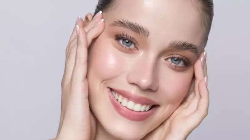 Filtre Etkisi Yaratacak 5 Dakikalık Makyaj Sırrı! Doğallığın En Şık Hali