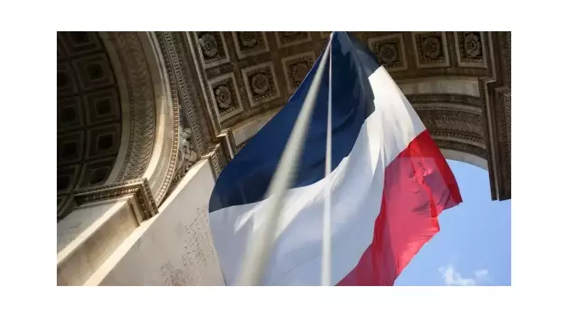 Fransa'da Emeklilik Krizi: Sosyalistlerden Hükümete Şaşırtan Destek!