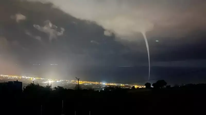 Hatay'da Denizin Göbeğinde Hortum! İnanılmaz Görüntüler Kamerada
