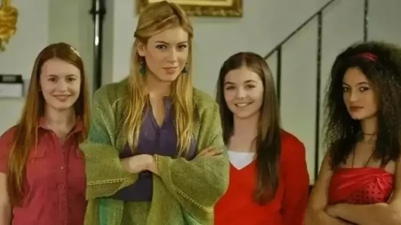 Hazal Şenel'in Yeni Mesleği Herkesi Şaşırttı! 'Pis Yedili'nin Selenası Artık Tamamen Farklı Bir Dünyada