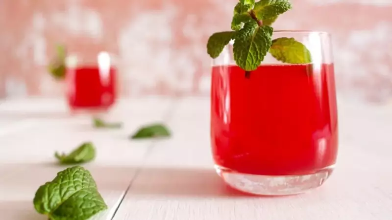 Kırmızı Altın: Doğanın Şifa Deposu Sumak, Böbrek Taşından Tansiyona Her Derde Deva Oluyor!