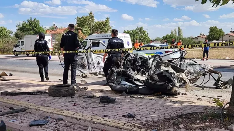 Kırmızı Işıkta Durdu, Hayatı İkiye Bölündü! Korkunç Kazayı Kamera Yakaladı