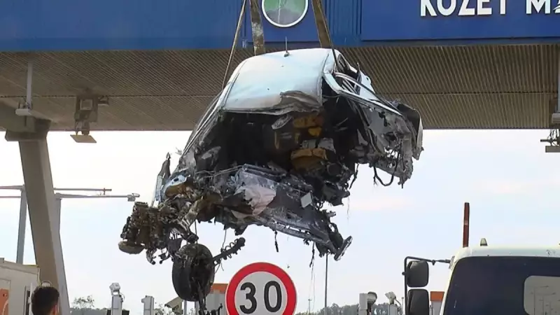 Kuzey Marmara Otoyolu'nda Feci Kaza: Gişe Bariyerine Çarpan Otomobilde 1 Kişi Hayatını Kaybetti