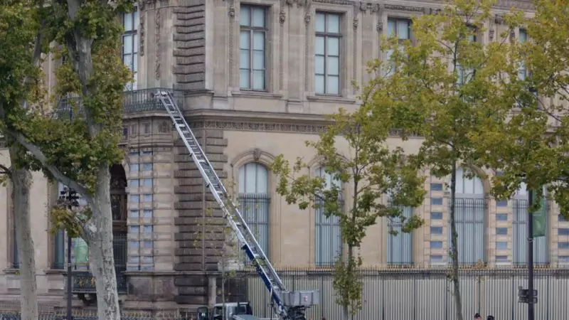 Louvre Müzesi'nde Nefes Kesen Kaçış: Soyguncuların Saniye Saniye Kaybolma Anı Kameralara Yakalandı!