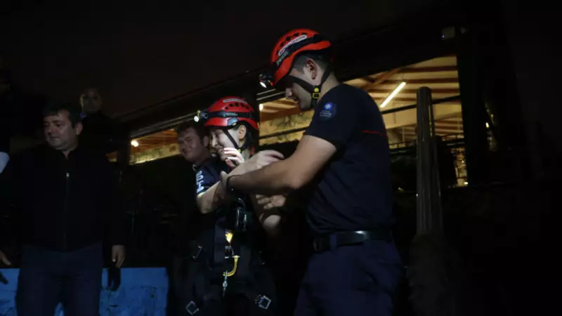 Mağarada Mahsur Kalan İki Maceracıyı 6 Saatlik Zorlu Kurtarma Operasyonu