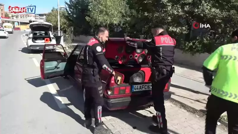 Malatya'da Polisten Kaçmak İsteyen Araçta Uyuşturucu Skandalı! İşte Ele Geçirilenler