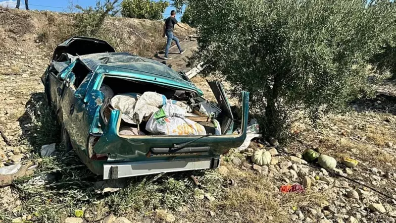 Manisa'da Feci Kaza: Otomobil Şarampole Yuvarlandı, 2 Kişi Hayatını Kaybetti