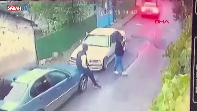Ümraniye'de Korkunç Olay! Araçla Gelen Şahıslar Rastgele Ateş Açtı, Bir Kişiyi Kaçırıp Dövdüler