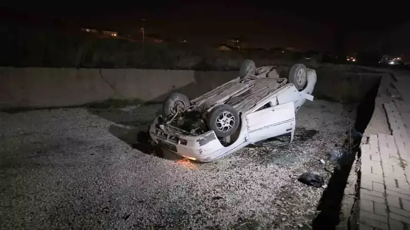 İnanılmaz Kaza Anı: Otomobil Takla Üstüne Takla Attı, Sürücü Mucizevi Şekilde Kurtuldu!