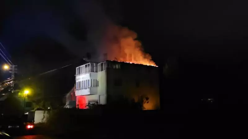 İnanılmaz Talihsizlik: Düşen Yıldırım Ev Yangınına Yol Açtı!