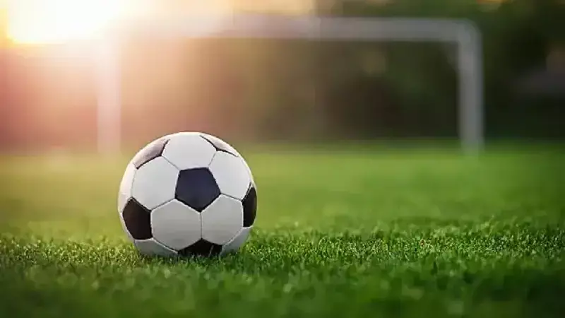 İngiliz Futbolunda Deprem: Kulüp Tasfiye Edildi, 12 Puan Silindi!