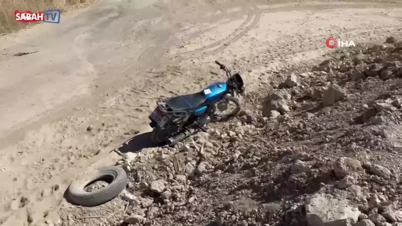 Şok Anlar: Motosiklet Sürücüsü Virajda Kontrolü Kaybetti, Şarampole Yuvarlandı!