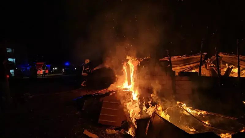 Çorum'da Gece Yarısı Faciası: Ev Yangınında 7 Kişi Dumandan Etkilendi!