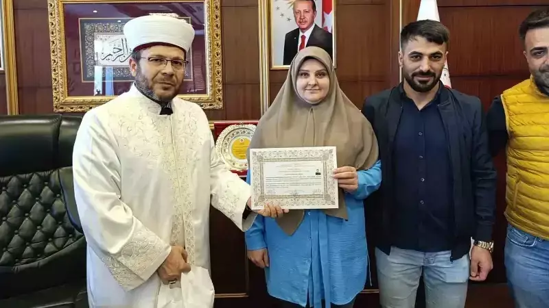 Polonyalı Gelin Bingöl'de Kalbini İslam'a Açtı: Dönüşüm Hikayesi Gözyaşlarına Boğdu!