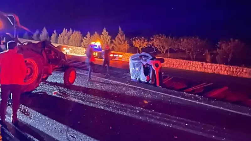 Siirt'te Traktor ile Hafif Ticari Araç Korkunç Kazası: 2 Yaralı!