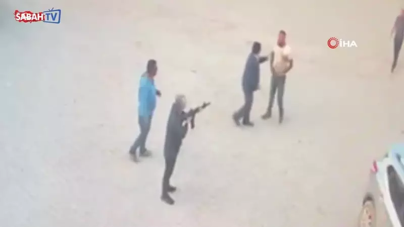 Silahlı Saldırgana İnanılmaz Tepki: Bıçakla Karşılık Verdi ve Kameralar Dehşeti Kaydetti!