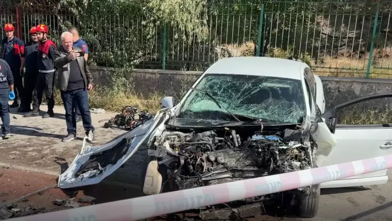 Sivas'ta Feci Trafik Kazası: Bir Can Gitti, Bir Hayat Tehlike Altında!