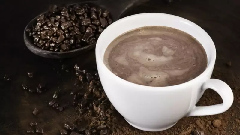 Soğuk Kış Günlerini Isıtacak: 5 Dakikada Ev Yapımı Muhteşem Sıcak Çikolata Tarifi