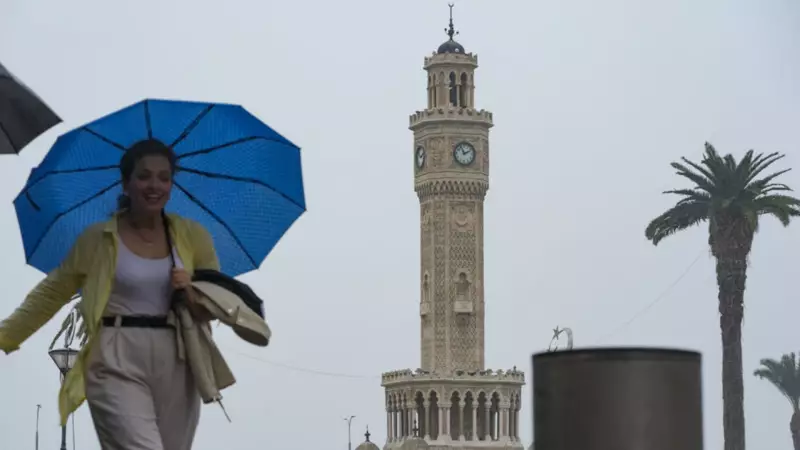 İstanbul ve Marmara'yı Fırtına Vuruyor! Meteoroloji'den Kritik Uyarı Geldi