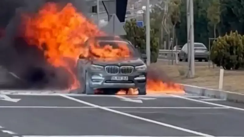 İstanbul Yolunda Dehşet Anları: Lüks Otomobil Alev Topuna Döndü!