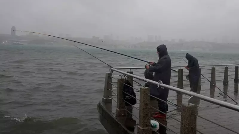 İstanbul'da Gök Gürültülü Sağanak Başladı! Meteoroloji'nin Uyarısı Gerçek Oldu - Hangi İlçeler Alarmda?