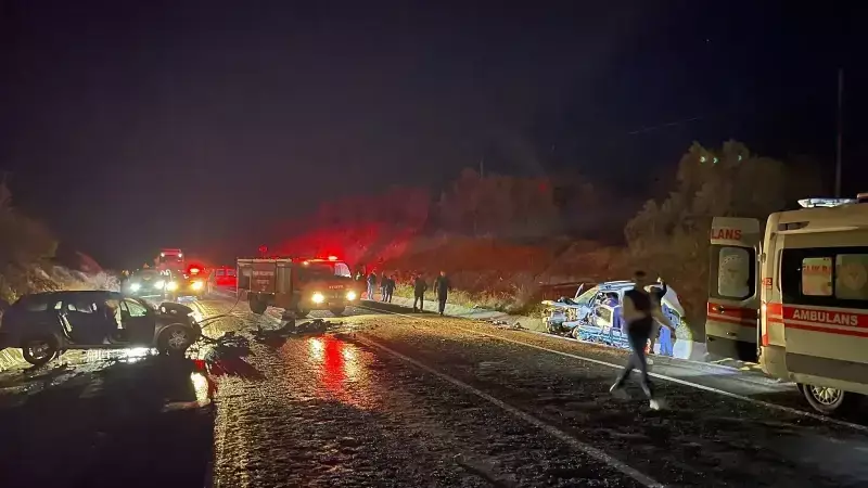 Uşak'ta Feci Kaza: Cip ile Otomobil Çarpıştı, 2 Kişi Hayatını Kaybetti!