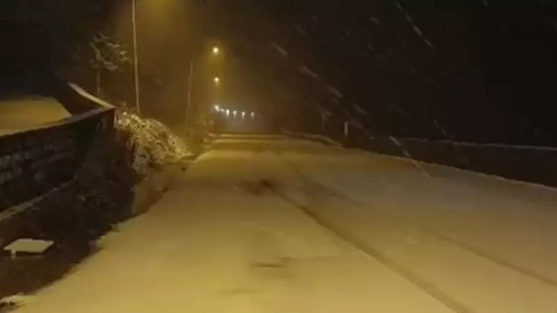 Uludağ'ın Zirvesi Beyaz Gelinliğini Giyindi! İşte Muhteşem Kar Manzaraları