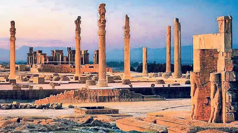 UNESCO Alarm Verdi: İran'ın Tarihi Mirası Çatlıyor!