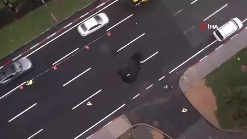 Vatan Caddesi'nde Dev Çukur! İşte O Ürkütücü Görüntüler