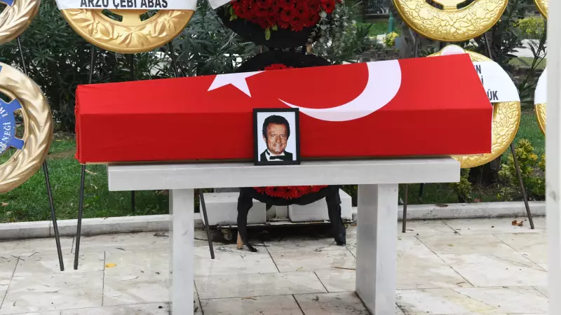 Zeki Baseskioğlu'na Duygu Dolu Veda: Usta Oyuncu Son Yolculuğuna Uğurlandı