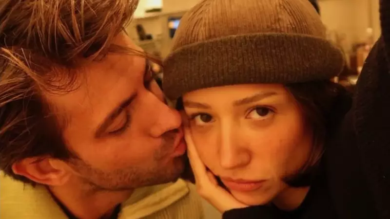Zeynep Bastık ve Şerkay Tutuncu'nun Aşkı Göz Kamaştırıyor! İşte Romantik Anların Perde Arkası