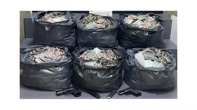 İzmir'de Dev Uyuşturucu Operasyonu: 42 Bin 500 Sentetik Hap Ele Geçirildi!