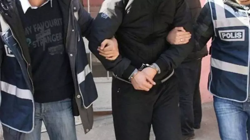 İzmir'de Dram: 14 Yaşındaki Çocuk Babasını Öldürdü, Midyat'ta Yakalandı!