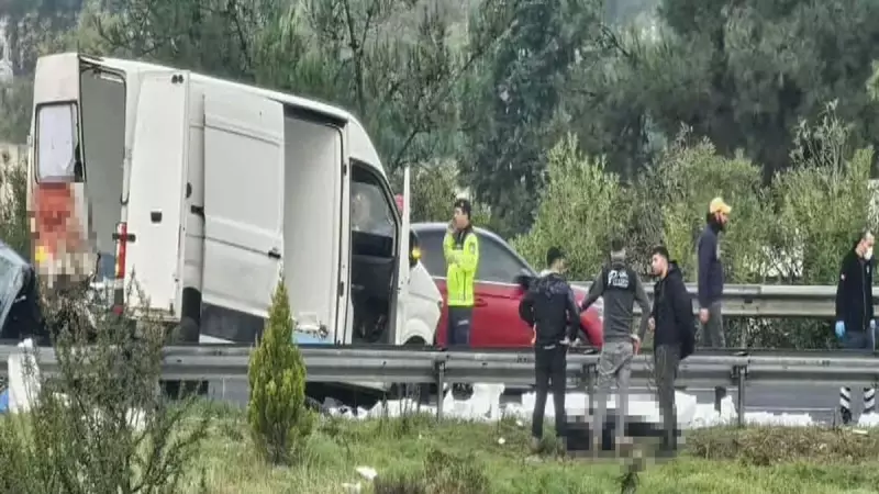İzmir'de Feci Trafik Kazası: Lastik Değiştirenlere Çarpan Otomobil 1 Can Aldı!