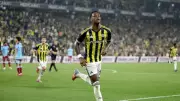 Fenerbahçe Yıldızına İngiliz Devlerinden Fütursuz Talip! Geldiği Gibi Mi Gidiyor?