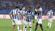 Trabzonspor, Galatasaray Karşısında Zorlu Sınavda! Nefes Kesen Derbi Heyecanı Başlıyor