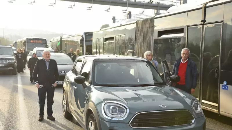 10 Kasım 09.05'te Türkiye'de Hayat Durdu: Atatürk Saygı Duruşu