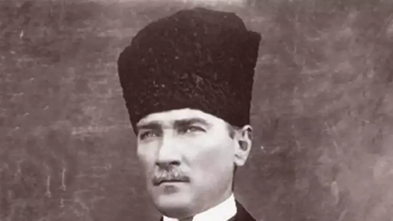 10 Kasım'da Duygusal Anmalar: Hülya Koçyiğit'ten Atatürk Mesajı