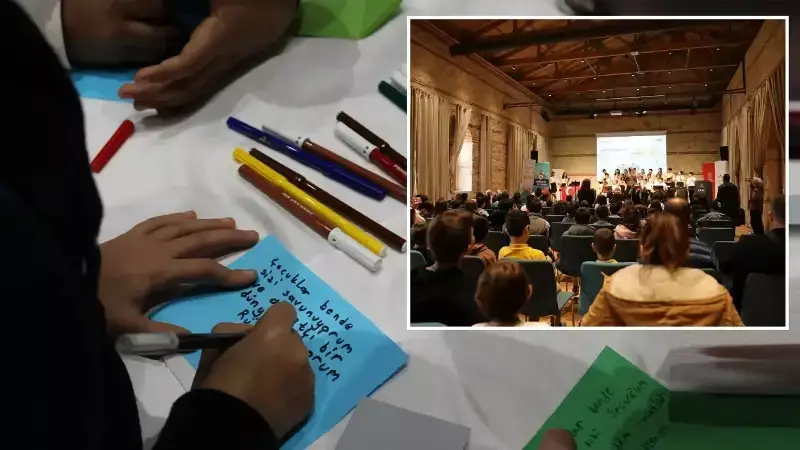 125 Çocuk Dünya Çocuk Hakları Günü'nde Zulme Karşı Sesi Oldu