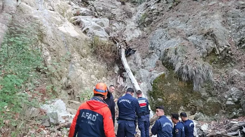 17 Yaşındaki Gencin Acı Sonu: Günlerdir Kayıp Aranıyordu, Cesedi Dere Yatağında Bulundu