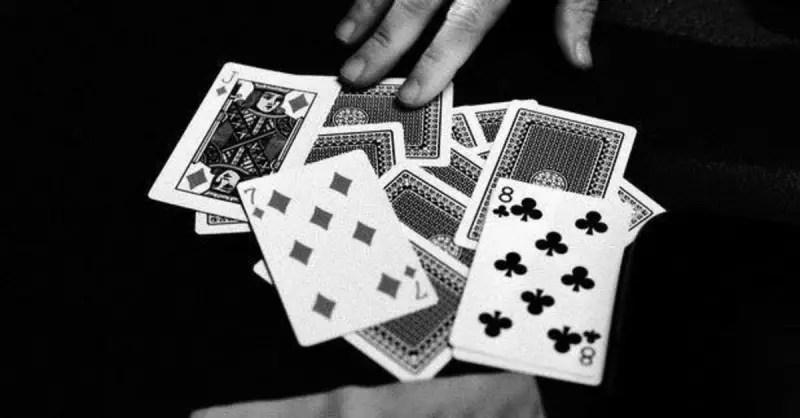 2 ve 4 Kişilik İskambil Oyunları: En Eğlenceli Kart Oyunları